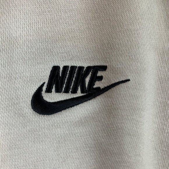 Nike Women's Funnelneck Activewear Cream Pull Over Hooded Sweatshirt Size L 8441 - Picture 2 of 9